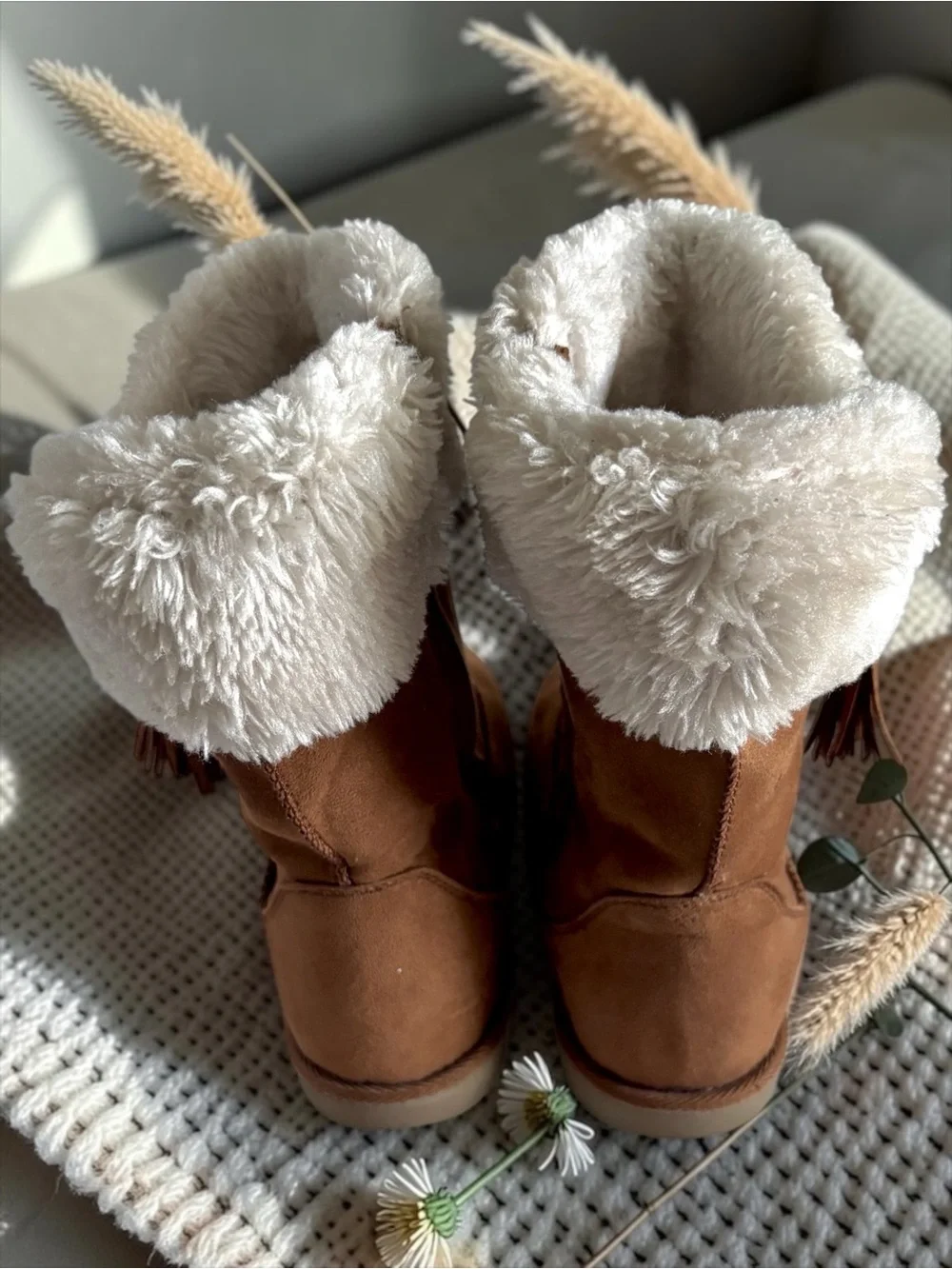 Magellan Big Girls Size 3 Faux Suede Winter Boots with Faux Fur Cuff & Tassel